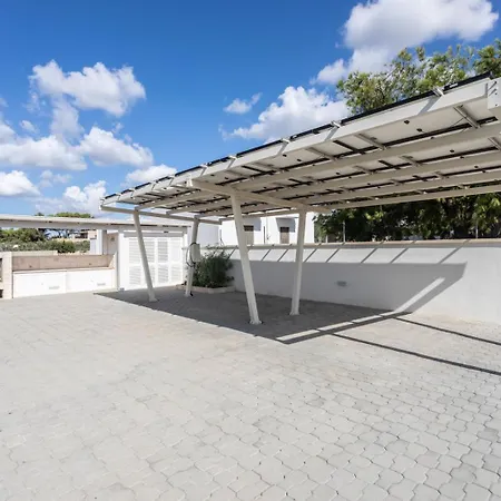 Albachiara Con Idromassaggio E Pineta - Apulia Villa