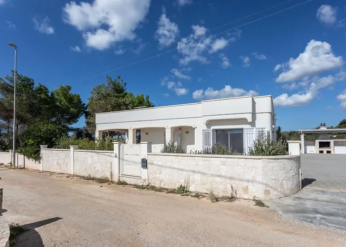 Villa Albachiara Con Idromassaggio E Pineta - Apulia *
